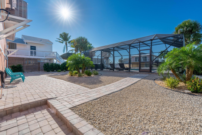 Terrace/patio, The Shiloh - Side B, Lee