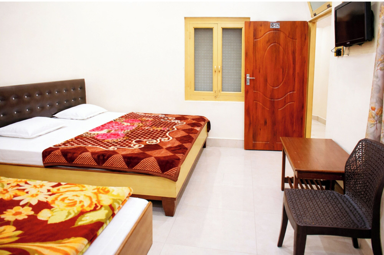 Room 4, Hotel The Golden Palace Haridwar, Hardwar