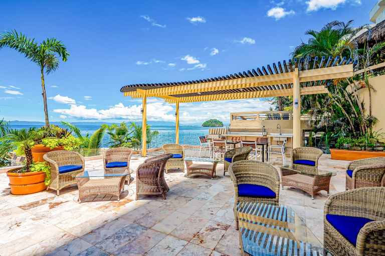 Terrace/patio 2, Luxurious 1st-floor Condo With Pool, Oceanfront Balcony & Water View, Puerto Vallarta