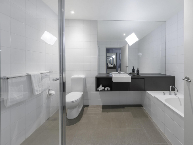 Bathroom 4, Mantra Melbourne Melton, Melton Bal