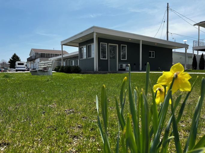 Property grounds, The Cedar Micro Resort, Erie
