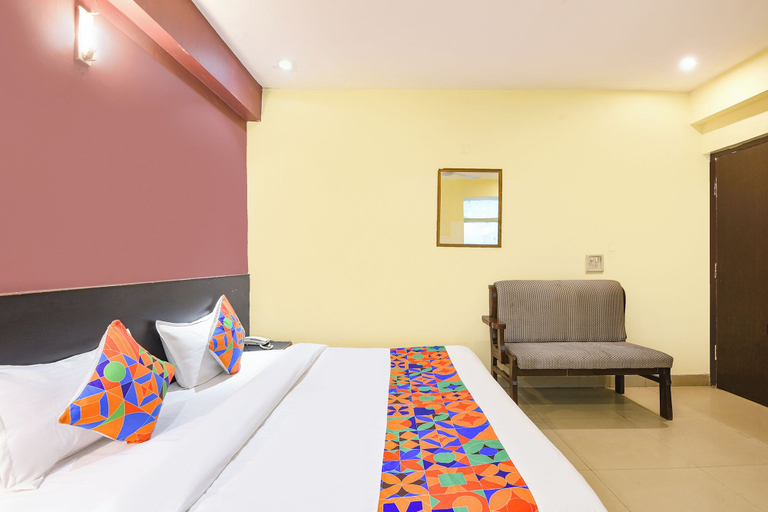 Room 5, Fabhotel Grand Port View, Delhi