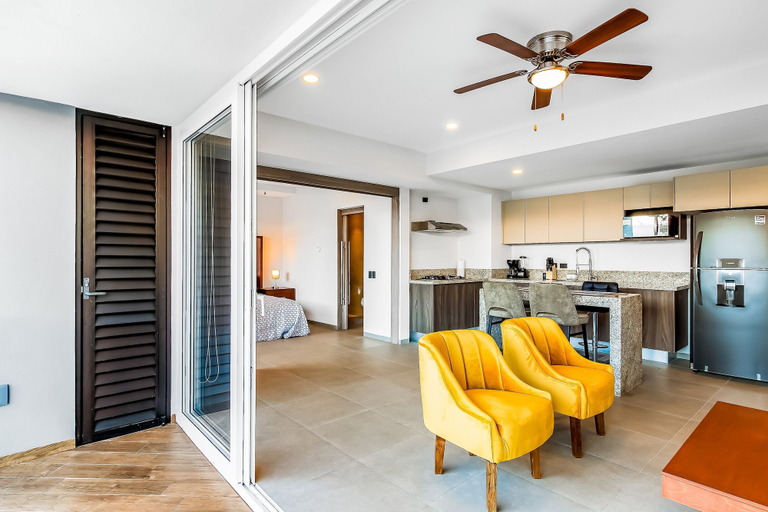 Interior 2, Resort Condo With Balcony, Scenic View, Rooftop Pool, & Well-equipped Kitchen, Puerto Vallarta