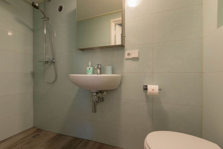 Bathroom, Apartment near the Beach, Veere