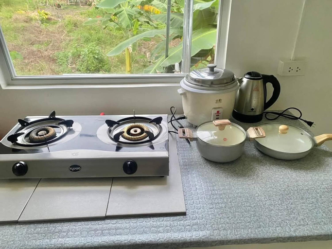 Food and beverages 5, FERMS Residence B-Spacious Apartment with fast WIFI, Dauis
