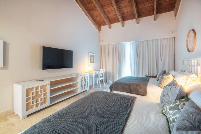 Room 2, 2br 6 Guests Beachfront in Sotogrande, San Rafael del Yuma
