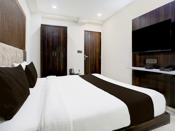 Room 3, Deluxenana Chiloda Near Airport, Gandhinagar