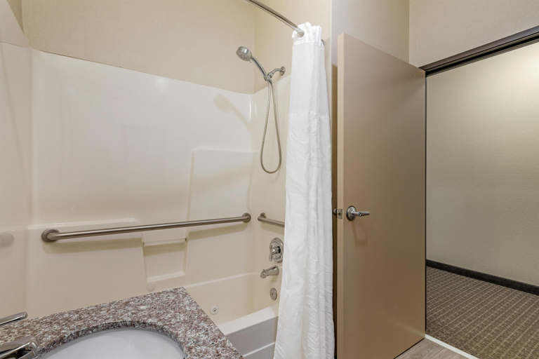 Bathroom 4, Best Western Big Spring Lodge, Newton