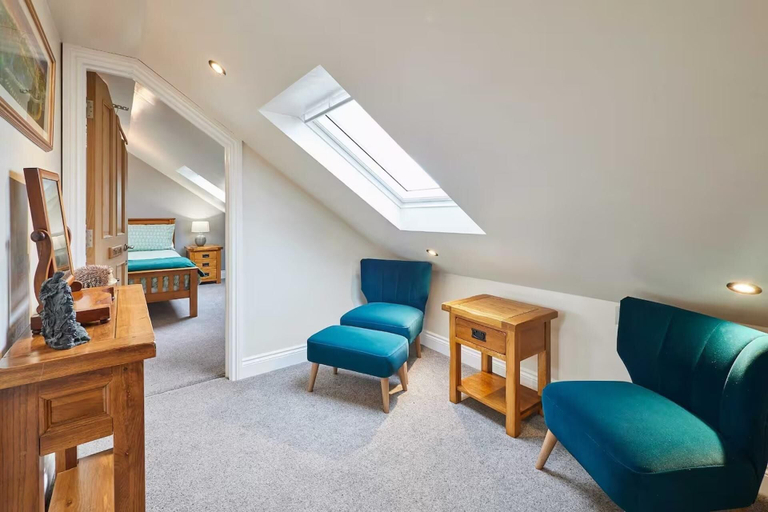 Room 4, House Sleeps 12 With Parking and Garden, Gateshead