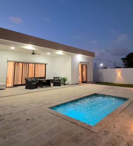 Swimming pool 5, Modern 2BR Villa With Private Pool, Starlink Wifi, Security, Near Macao Beach, Salvaleon de Higuey