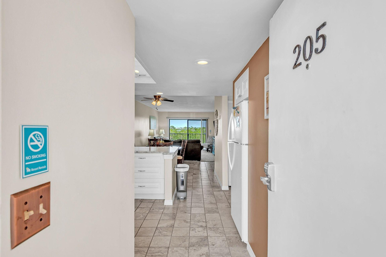 Interior 4, Bayshore Yacht & Tennis 205, Pinellas