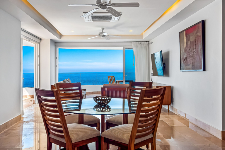 Room 5, Stunning Oceanfront Apartment With Breathtaking Views and Luxurious Amenities, Puerto Vallarta