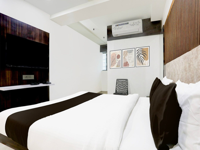 Room 4, Deluxenana Chiloda Near Airport, Gandhinagar