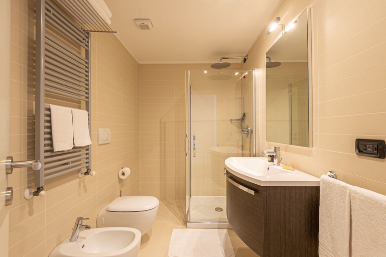 Bathroom 4, UNA Hotels Le Terrazze Treviso Hotel & Residence, Treviso