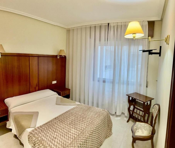 Bedroom 5, HOSTAL LA CUBANA, Ourense
