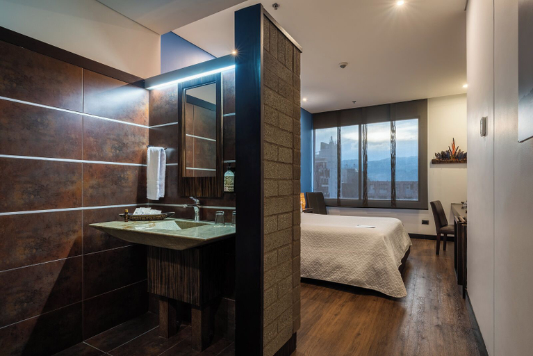 Bathroom 5, Diez Hotel Categoria Colombia, Medellín