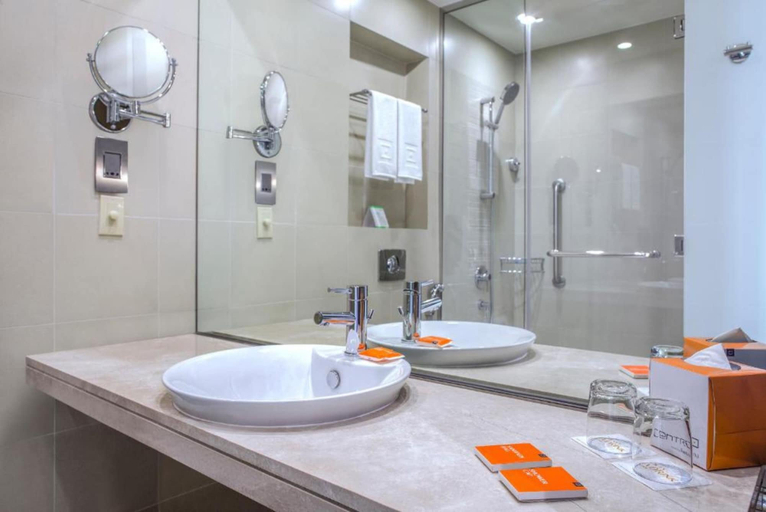Bathroom 4, Centro Al Manhal by Rotana, Abu Dhabi City