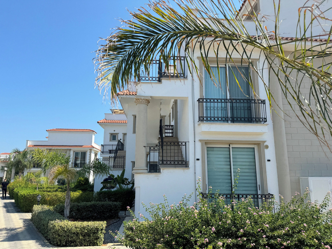Exterior 4, Sea Magic by Carrington