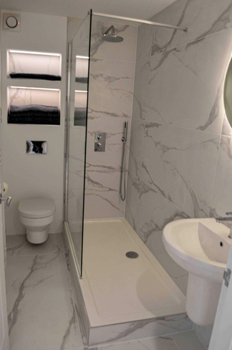 Bathroom 2, Riverside House, Lancaster, Lancashire