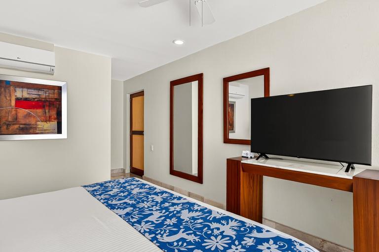 Room 2, Coastal Retreat Condo With Resort-style Pool, hot tub & Oceanfront Terrace, Puerto Vallarta