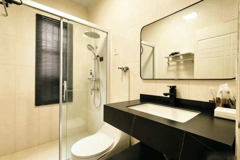 Bathroom 4, The Little Dimples, Shenzhen
