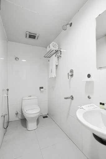 Bathroom 5, Everest Park Residency, Tiruchirappalli