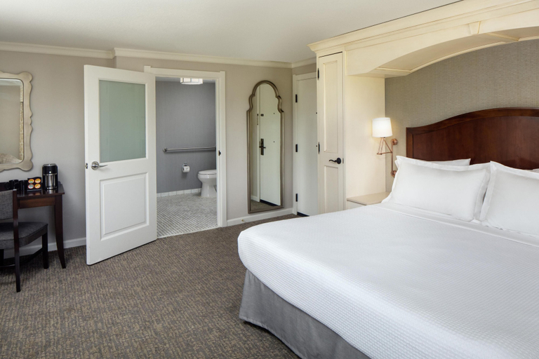 Bedroom 4, The Elms Hotel & Spa, a Destination by Hyatt Hotel, Kansas City