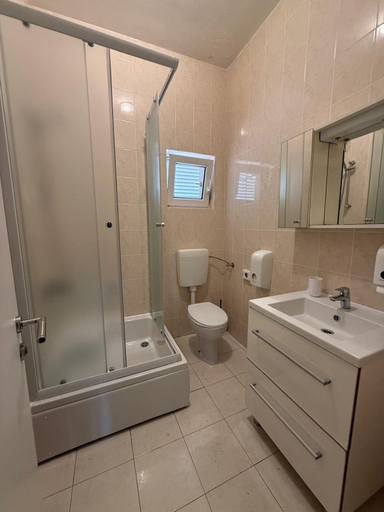 Bathroom 2, Adrian's Beach House by Max Gastro, Marina