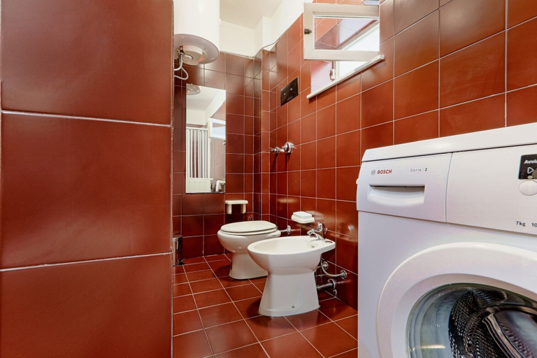 Bathroom 2, Guesthost - Teatro Massimo Lovely Flat With Balconies, Palermo