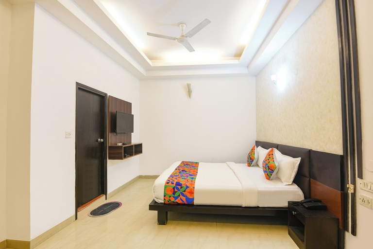 Room 2, Fabhotel Dream Porto, Delhi