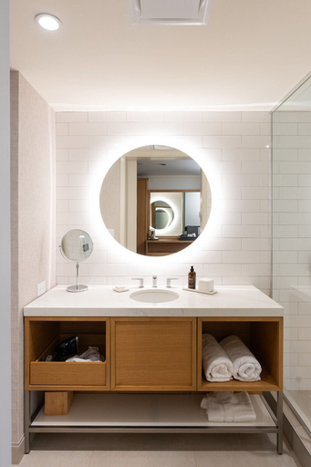 Bathroom 2, Virginia Guesthouse Hotel, Charlottesville