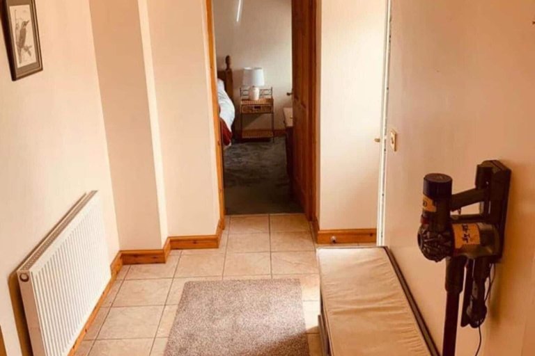 Room 2, Near Rhosneigr - Sleeps 2 - Pets and Parking, Anglesey