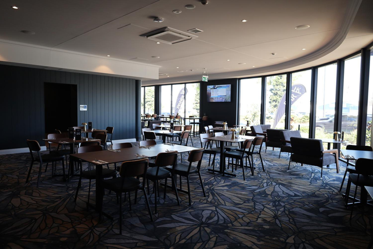 Food & Drinks 4, Kingsford Smith Motel, Hamilton
