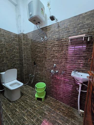 Bathroom 3, Hotel Siddhi Palace, Faizabad