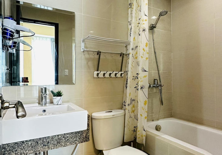 Bathroom, One Manchester Place by Hiverooms, Lapu-Lapu City