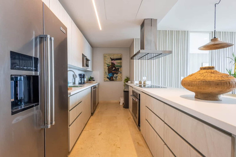 Room 2, Coastal Escape w Terrace Ocean Views, Cartagena de Indias