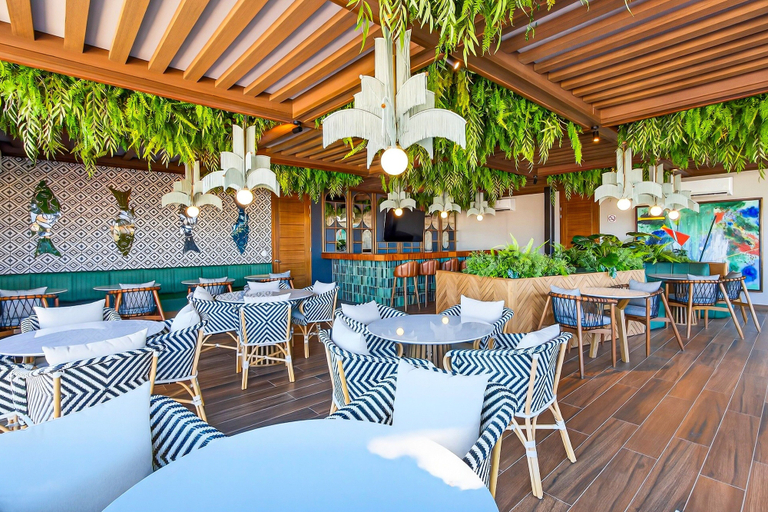 Banquet hall, Modern Condo With Rooftop Pool, Balcony, gas Grill & gym Access, Puerto Vallarta