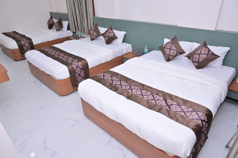 Room 5, HOTEL D SQUARE Shirdi, Ahmadnagar