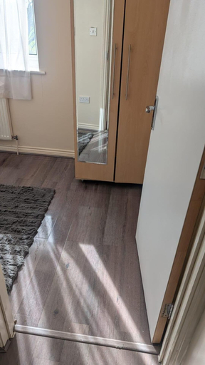 Interior, 3 bed House Upto 6 Adults, Thurrock