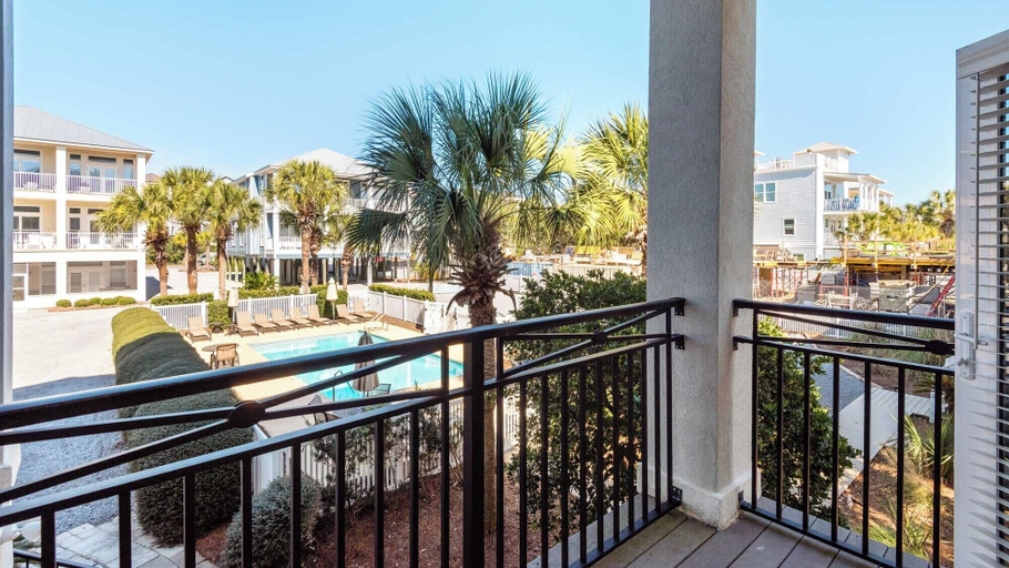 Property grounds 5, Seagrove Gulf Front 4BR With Pool & Private Beach + Free Attraction Tickets!, Walton