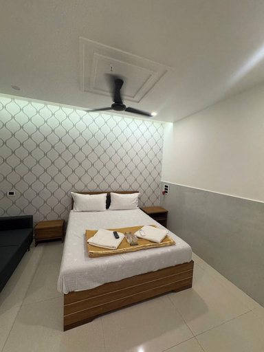 Room 2, Hotel Kalp Rooms, Tapi