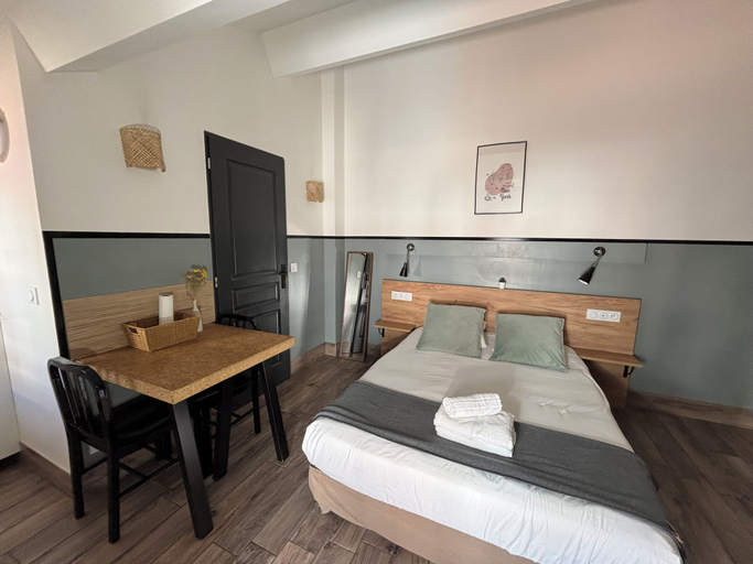 Others 4, Casahotel, Bouches-du-Rhône