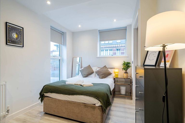 Room 5, Leeds City-centre 1-bed With Private Roof Terrace, Leeds