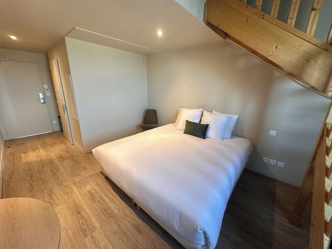 Bedroom 2, Best Western Hotel de la plage Normandie, Calvados