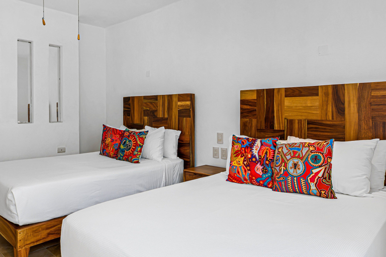 Room 5, Bright Coastal Apartment With Pool, Balcony & Beach Access Close by, Compostela