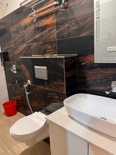 Bathroom 4, hotel MorningInn, Kaushambi