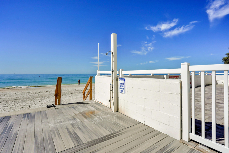 Beach 5, Harbor House 26, Pinellas