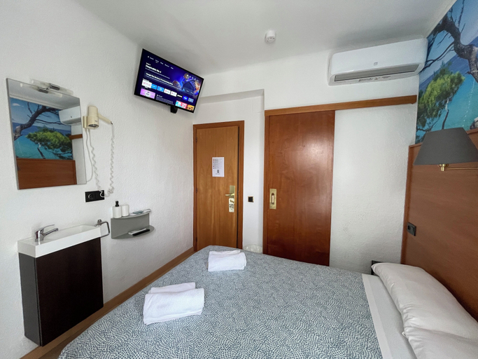 Bedroom 5, Hotel Maremagnum, Girona