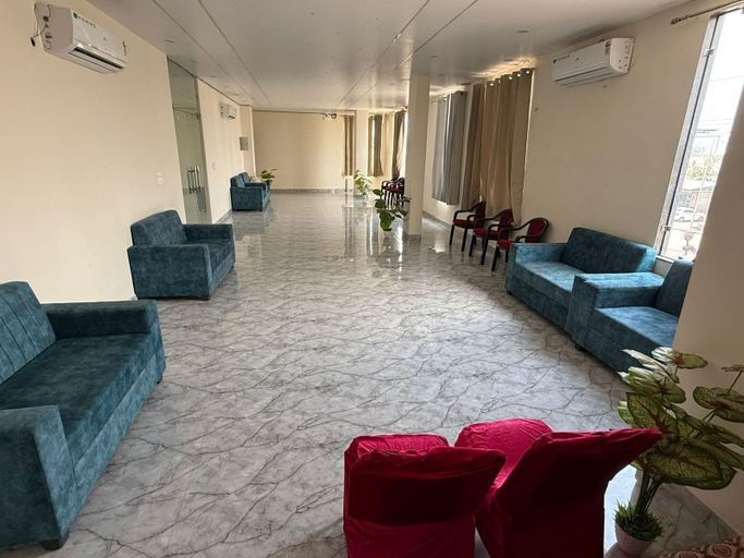 Lobby sitting area, Sundervan Resort, Alwar