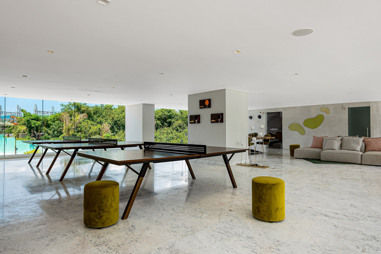 Interior 5, Luxe Condo With Infinity Pool, Fitness Center, Sweeping Vistas, and Central AC, Compostela